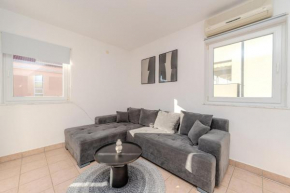 Natalija modern apartment for 4